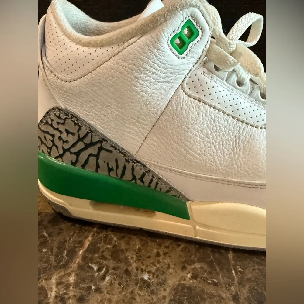 Nike. Wmns Air Jordan 3 Retro 'Lucky Green'. Size 7.